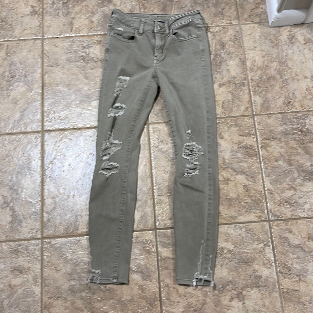 Army green American Eagle skinny jeans
